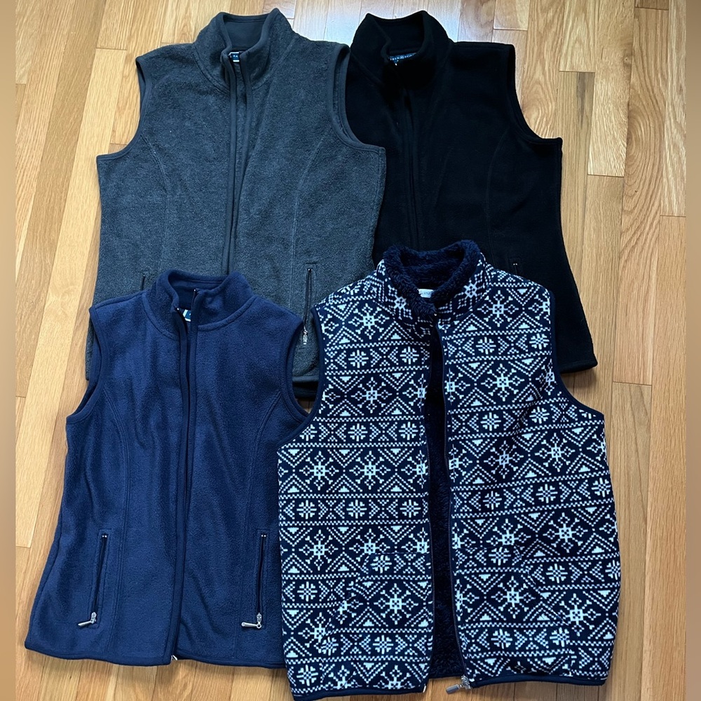 Bundle of 4 fleece vests